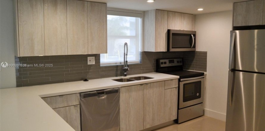 Condo à Miami, Floride, 1 chambre  № 1968762