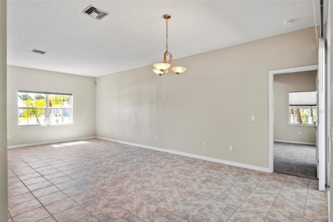 House in Palm Coast, Florida 4 bedrooms, 210.98 sq.m. № 2393385 - photo 23