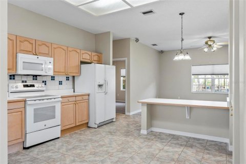 House in Palm Coast, Florida 4 bedrooms, 210.98 sq.m. № 2393385 - photo 13