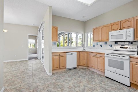 House in Palm Coast, Florida 4 bedrooms, 210.98 sq.m. № 2393385 - photo 15