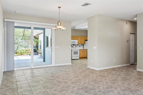 House in Palm Coast, Florida 4 bedrooms, 210.98 sq.m. № 2393385 - photo 12