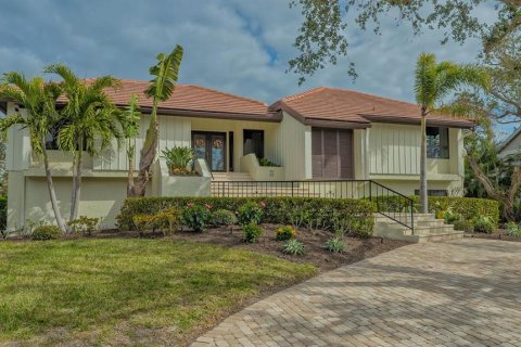 House in Longboat Key, Florida 3 bedrooms, 248.51 sq.m. № 1734722 - photo 2