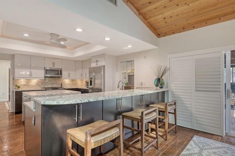 House in Longboat Key, Florida 3 bedrooms, 248.51 sq.m. № 1734722 - photo 14