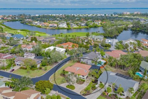 House in Longboat Key, Florida 3 bedrooms, 248.51 sq.m. № 1734722 - photo 1