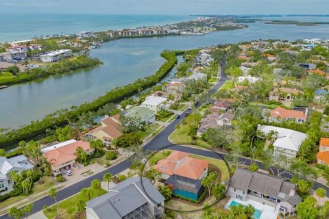 House in Longboat Key, Florida 3 bedrooms, 248.51 sq.m. № 1734722 - photo 5