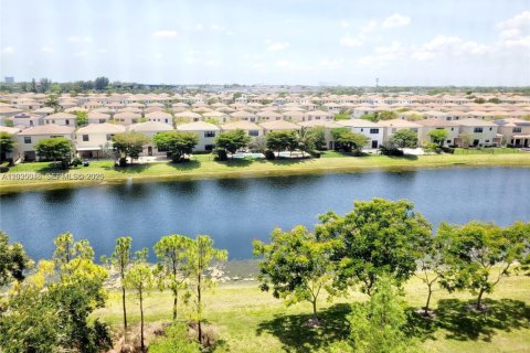 Copropriété à vendre à Miami, Floride: 3 chambres, 178.84 m2 № 2257510 - photo 12