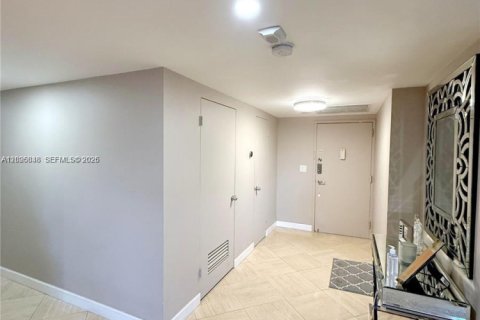 Copropriété à vendre à Miami, Floride: 3 chambres, 178.84 m2 № 2257510 - photo 15
