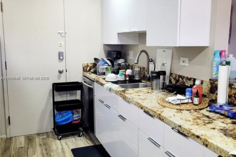 Copropriété à vendre à Miami, Floride: 3 chambres, 178.84 m2 № 2257510 - photo 20