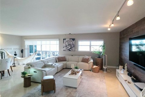 Copropriété à vendre à Miami, Floride: 3 chambres, 178.84 m2 № 2257510 - photo 17