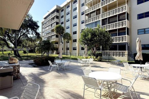 Copropriété à vendre à Miami, Floride: 3 chambres, 178.84 m2 № 2257510 - photo 10