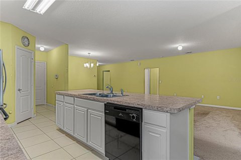 House in Edgewater, Florida 4 bedrooms, 168.71 sq.m. № 2122604 - photo 7
