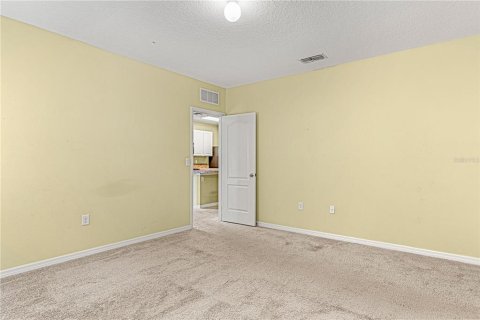 House in Edgewater, Florida 4 bedrooms, 168.71 sq.m. № 2122604 - photo 12