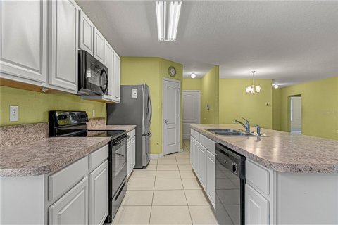 House in Edgewater, Florida 4 bedrooms, 168.71 sq.m. № 2122604 - photo 8