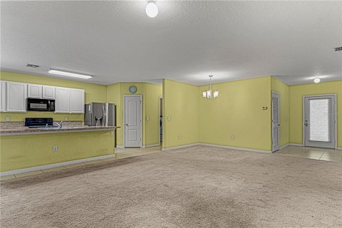 House in Edgewater, Florida 4 bedrooms, 168.71 sq.m. № 2122604 - photo 5