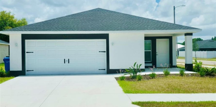 Villa ou maison à Ruskin, Floride 4 chambres, 157.47 m2 № 2120995