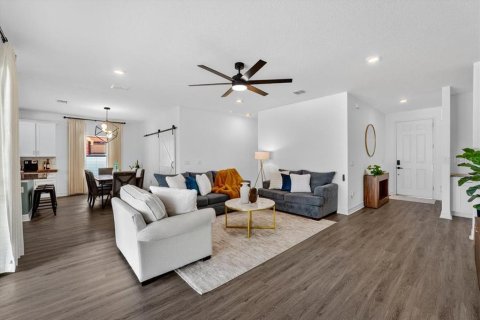 House in Daytona Beach, Florida 4 bedrooms, 193.98 sq.m. № 1917713 - photo 12