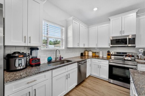 House in Daytona Beach, Florida 4 bedrooms, 193.98 sq.m. № 1917713 - photo 15