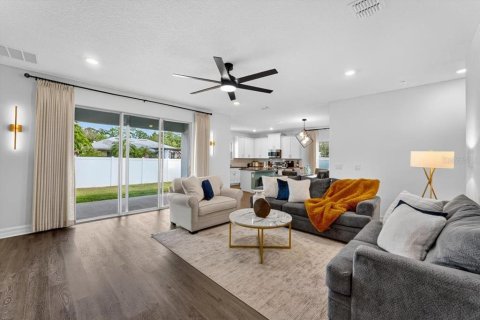House in Daytona Beach, Florida 4 bedrooms, 193.98 sq.m. № 1917713 - photo 11