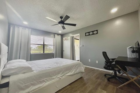 Condo in Orlando, Florida, 2 bedrooms № 2209725 - photo 6