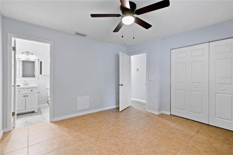 Immobilier commercial à vendre à Dunedin, Floride: 2317.26 m2 № 2097834 - photo 6