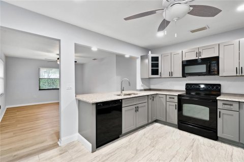 Immobilier commercial à vendre à Dunedin, Floride: 2317.26 m2 № 2097834 - photo 16