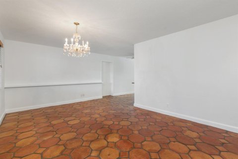House in West Palm Beach, Florida 3 bedrooms, 112.04 sq.m. № 2399806 - photo 4