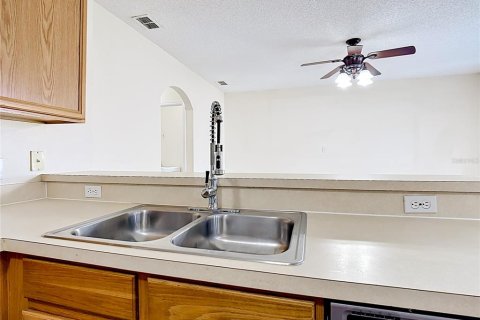 Villa ou maison à vendre à Kissimmee, Floride: 4 chambres, 195.65 m2 № 2093687 - photo 16