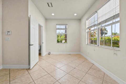 Townhouse in Boynton Beach, Florida 3 bedrooms, 148.55 sq.m. № 2181108 - photo 5
