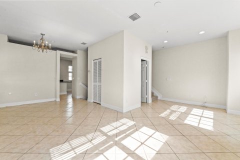 Townhouse in Boynton Beach, Florida 3 bedrooms, 148.55 sq.m. № 2181108 - photo 8