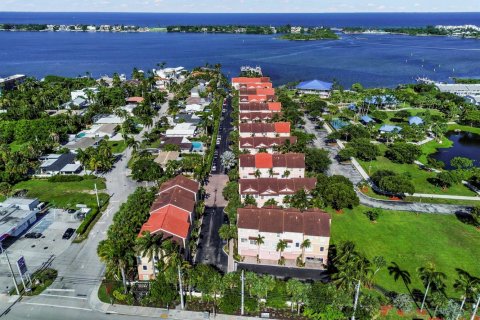 Townhouse in Boynton Beach, Florida 3 bedrooms, 148.55 sq.m. № 2181108 - photo 26