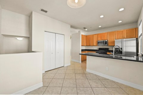 Townhouse in Boynton Beach, Florida 3 bedrooms, 148.55 sq.m. № 2181108 - photo 9