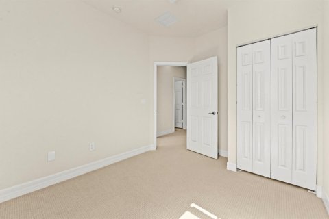 Townhouse in Boynton Beach, Florida 3 bedrooms, 148.55 sq.m. № 2181108 - photo 19