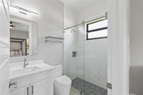 House in Naples, Florida 4 bedrooms, 282.33 sq.m. № 2069484 - photo 25