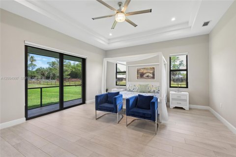 House in Naples, Florida 4 bedrooms, 282.33 sq.m. № 2069484 - photo 16