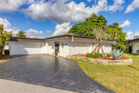 Casa en Tamarac, Florida 3 dormitorios, 217.02 m2 № 1998637