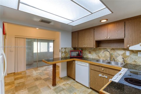 Casa en venta en Tamarac, Florida, 3 dormitorios, 217.02 m2 № 1998637 - foto 19