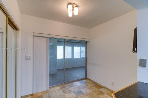 Casa en venta en Tamarac, Florida, 3 dormitorios, 217.02 m2 № 1998637 - foto 23