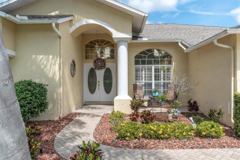 House in Trinity, Florida 3 bedrooms, 217.67 sq.m. № 1824639 - photo 1