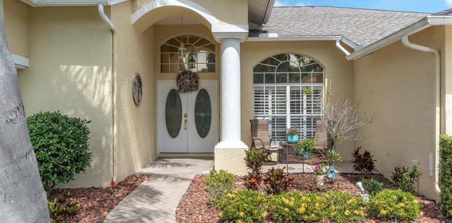 House in Trinity, Florida 3 bedrooms, 217.67 sq.m. № 1824639
