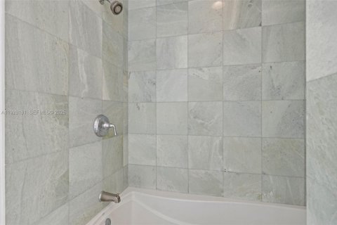 Снять в аренду кондоминиум в Майами, Флорида 2 спальни, 101.08м2, № 1988201 - фото 20