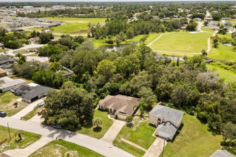 Casa en venta en Deltona, Florida, 4 dormitorios, 205.87 m2 № 1837467 - foto 5