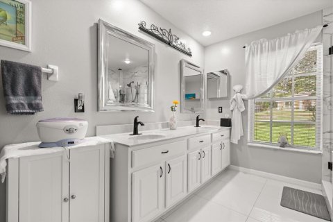 Casa en venta en Deltona, Florida, 4 dormitorios, 205.87 m2 № 1837467 - foto 19
