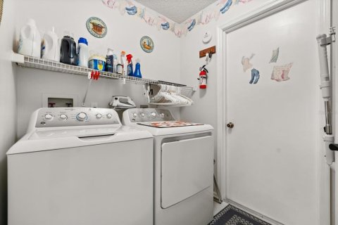 Casa en venta en Deltona, Florida, 4 dormitorios, 205.87 m2 № 1837467 - foto 15