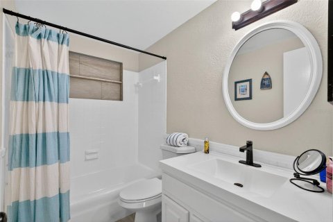 House in Port Richey, Florida 3 bedrooms, 136.29 sq.m. № 1835597 - photo 21