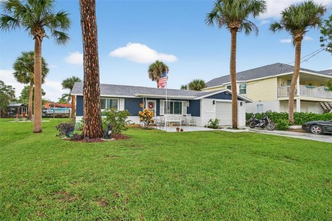 House in Port Richey, Florida 3 bedrooms, 136.29 sq.m. № 1835597 - photo 29