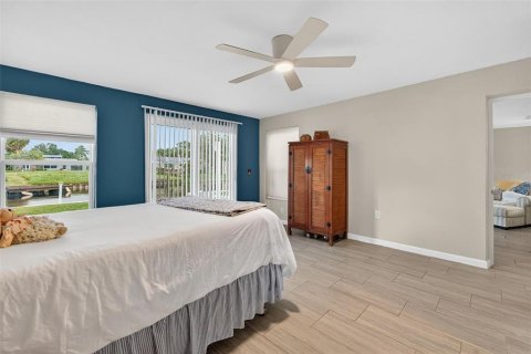 House in Port Richey, Florida 3 bedrooms, 136.29 sq.m. № 1835597 - photo 17