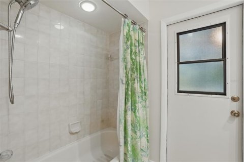 Casa en venta en Cape Coral, Florida, 3 dormitorios, 164.25 m2 № 1843035 - foto 23