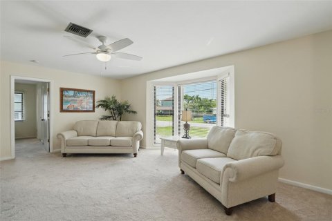 Casa en venta en Cape Coral, Florida, 3 dormitorios, 164.25 m2 № 1843035 - foto 6