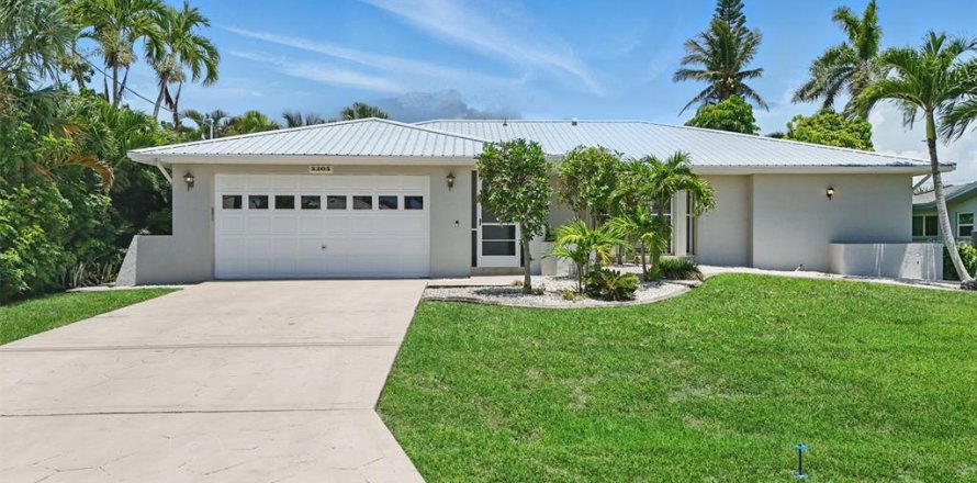 Casa en Cape Coral, Florida 3 dormitorios, 164.25 m2 № 1843035