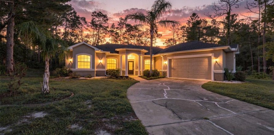 House in Homosassa, Florida 3 bedrooms, 190.73 sq.m. № 2347661